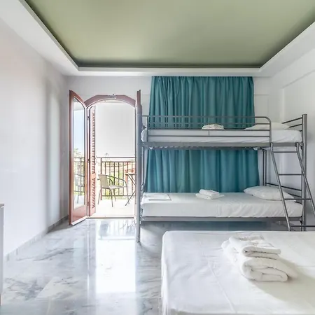 Of Lillies Hotel 2*