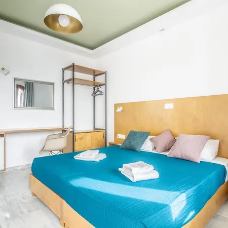 Of Lillies Hotel 2*