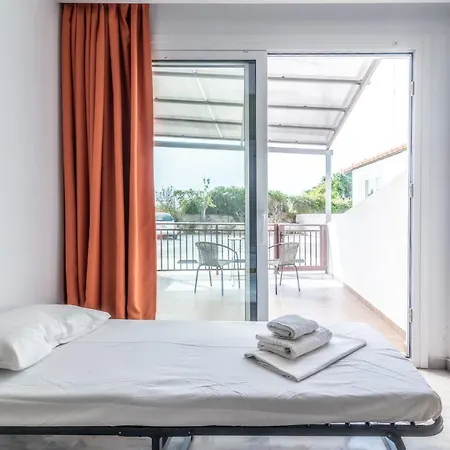 Hotel Of Lillies 2*