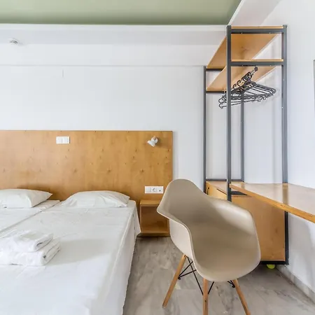 Hotel Of Lillies 2*