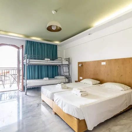 Of Lillies Hotel 2*