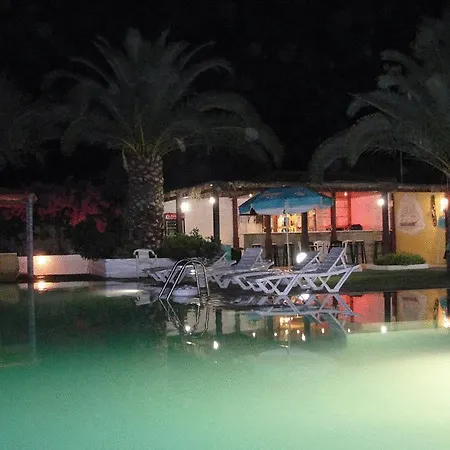 Of Lillies Hotel 2*