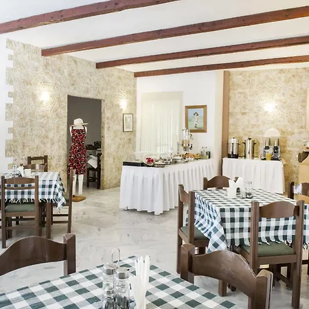 Of Lillies Hotel 2*