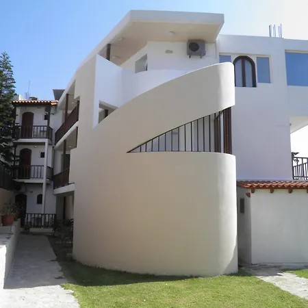 Of Lillies Hotel